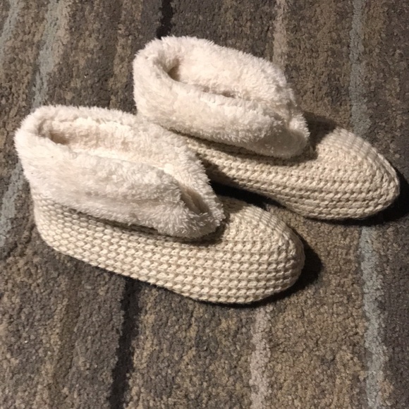 Dearfoams Women’s Beige Waffle Knit Textured Bootie Slippers - Picture 1 of 6